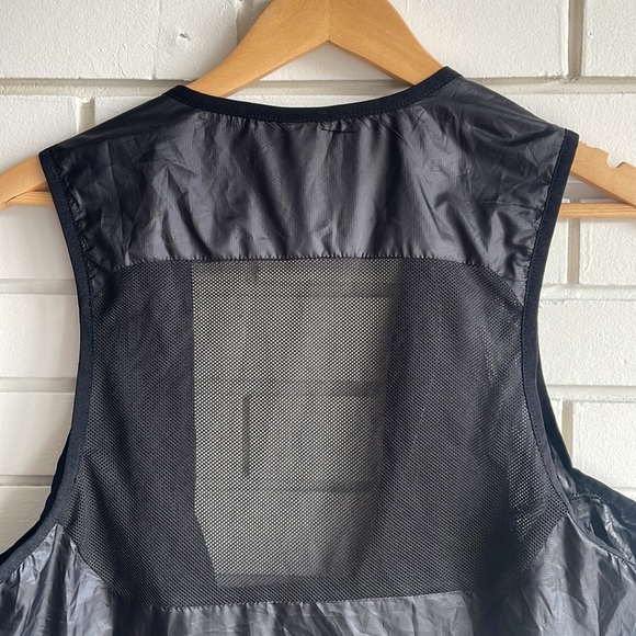 H&M Move | NWOT Black Vest - Picture 7 of 7